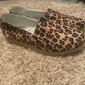 Super cute cheetah print slip on shoes